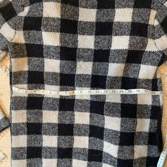 Checkered Ultra-soft Navy/Cream Sweater - Picture 5 of 8